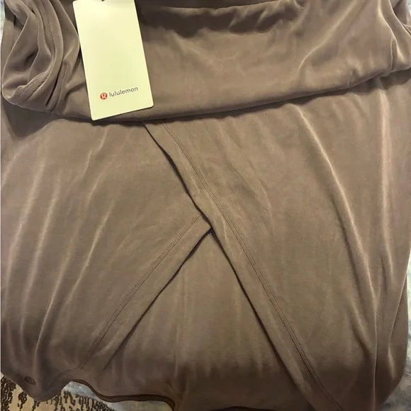 Lululemon Sz. Med. Drapey Softstreme Column MIDI Skirt High Rise $118 MSRP NWT - Picture 3 of 8